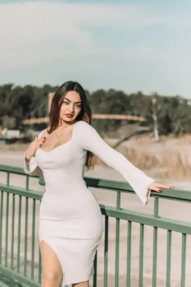 Gaur City VIP Call Girl Navya Gaur City VIP Call Girl Navya